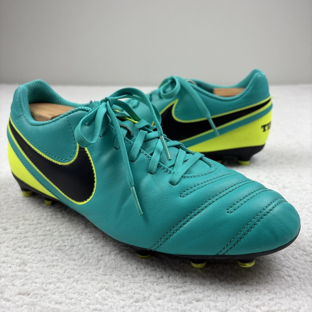 NIKE 'Tiempo Rio III' Mens Soccer Cleats Size US 8.5 Jade/Volt Football Boots
